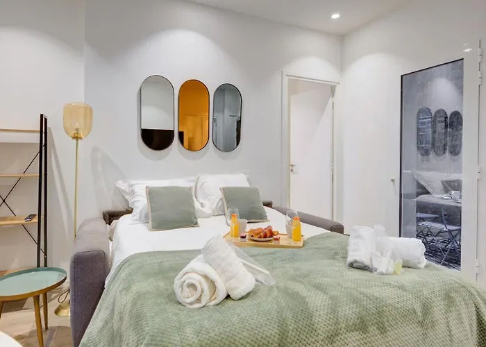 154 Phil - Superbe A Paris. * Paris